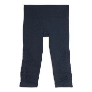 Women’s navy blue Lululemon In the Flow Leggings, size 4.